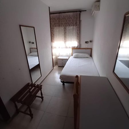 Hostal Lizana 2 Уеска Екстер'єр фото