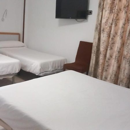 Hostal Lizana 2 Уеска Екстер'єр фото