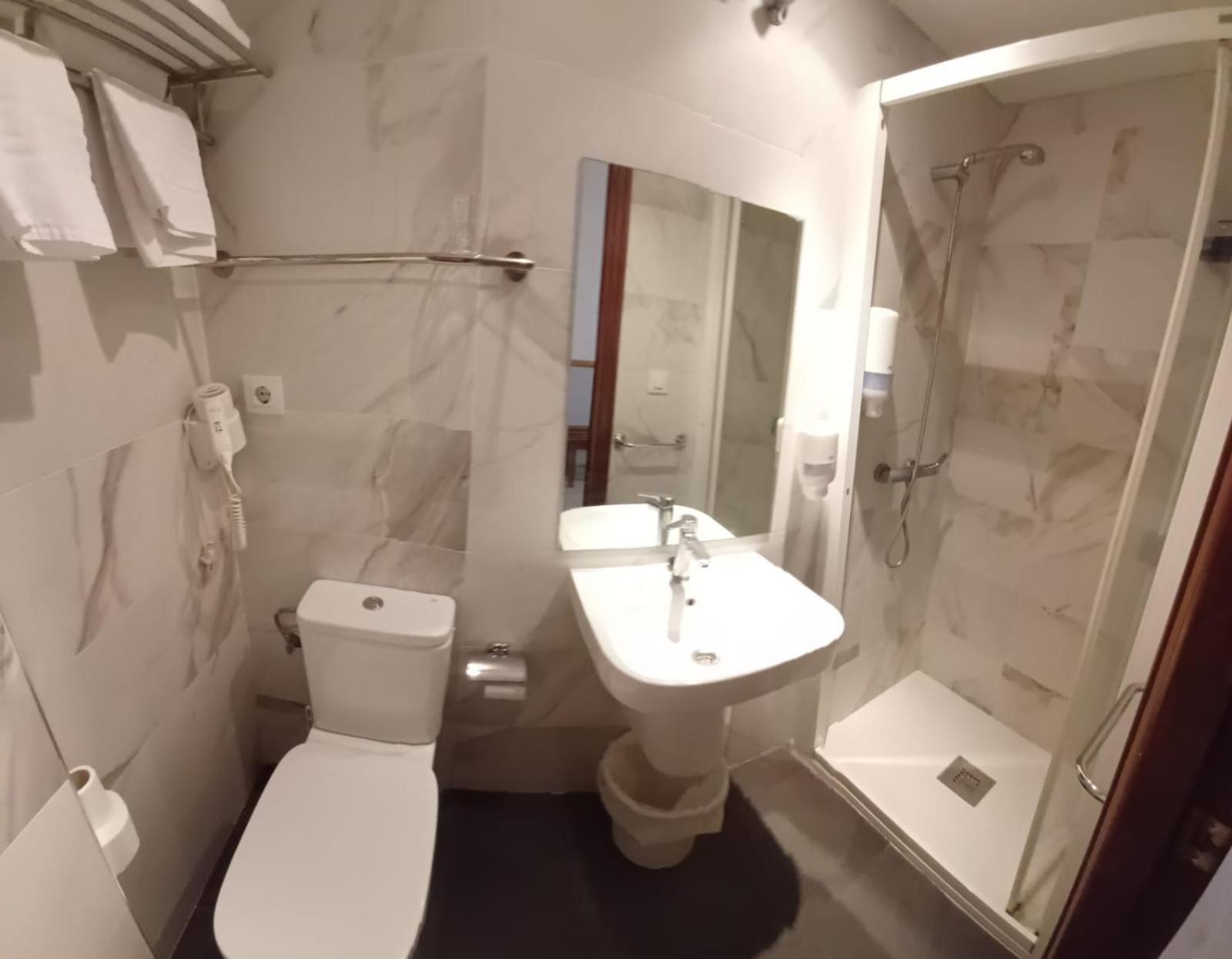 Hostal Lizana 2 Уеска Екстер'єр фото