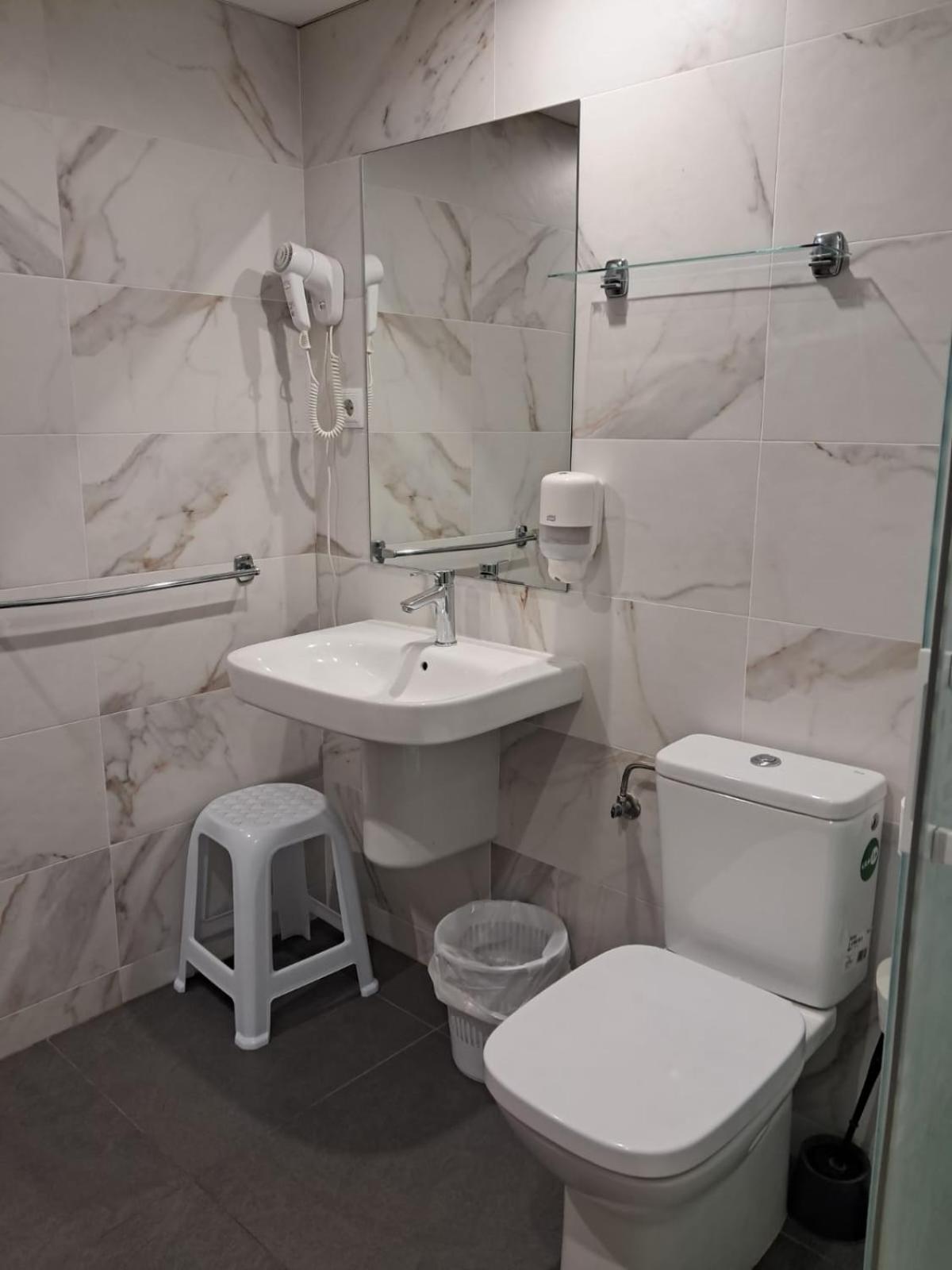 Hostal Lizana 2 Уеска Екстер'єр фото