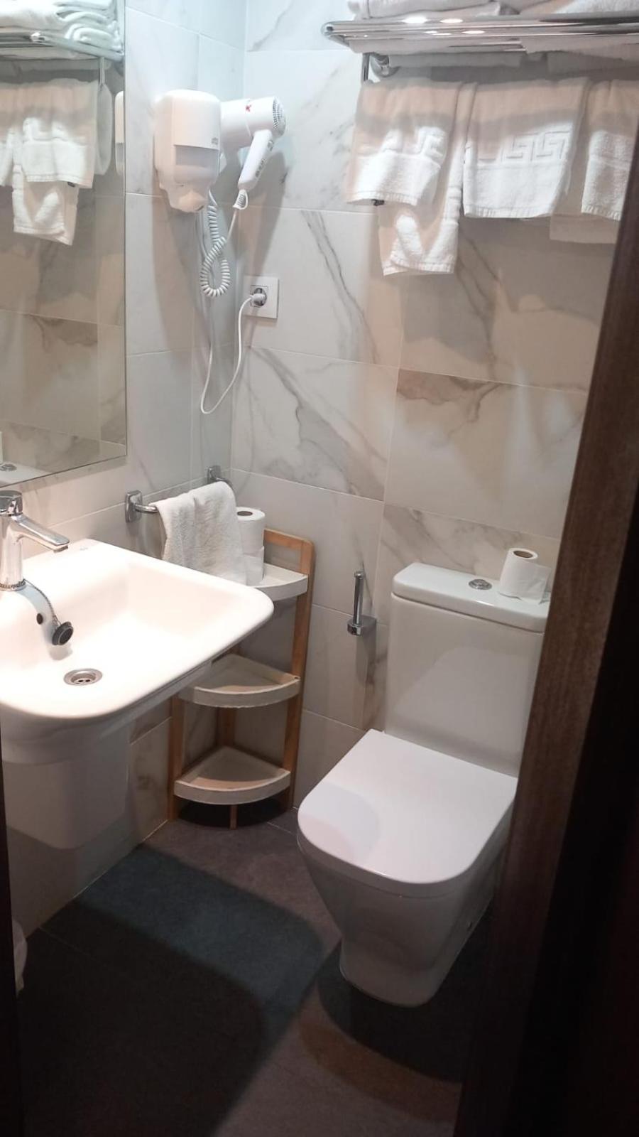 Hostal Lizana 2 Уеска Екстер'єр фото