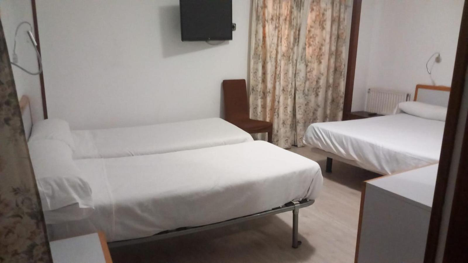 Hostal Lizana 2 Уеска Екстер'єр фото